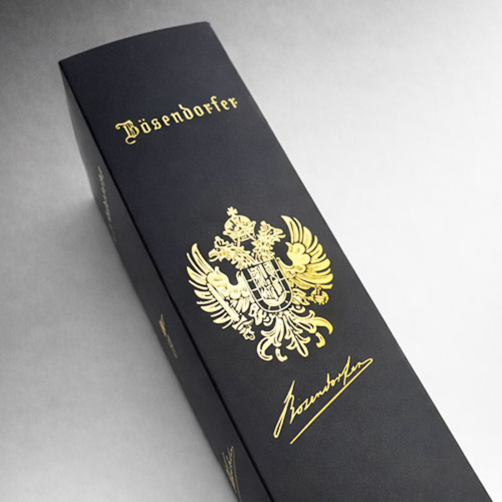 Veredelte Schachtel mit partiellem 3D UV Lack